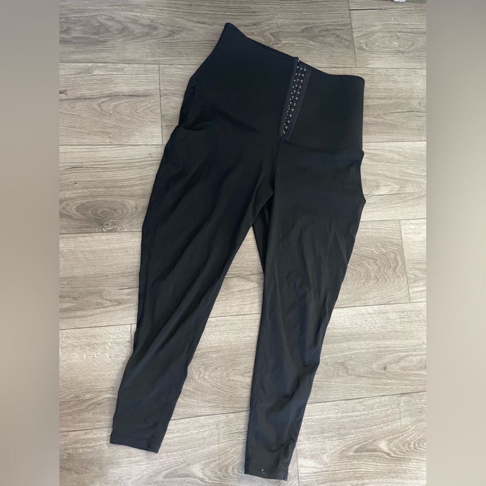 Stylish Black High-Waisted Leggings